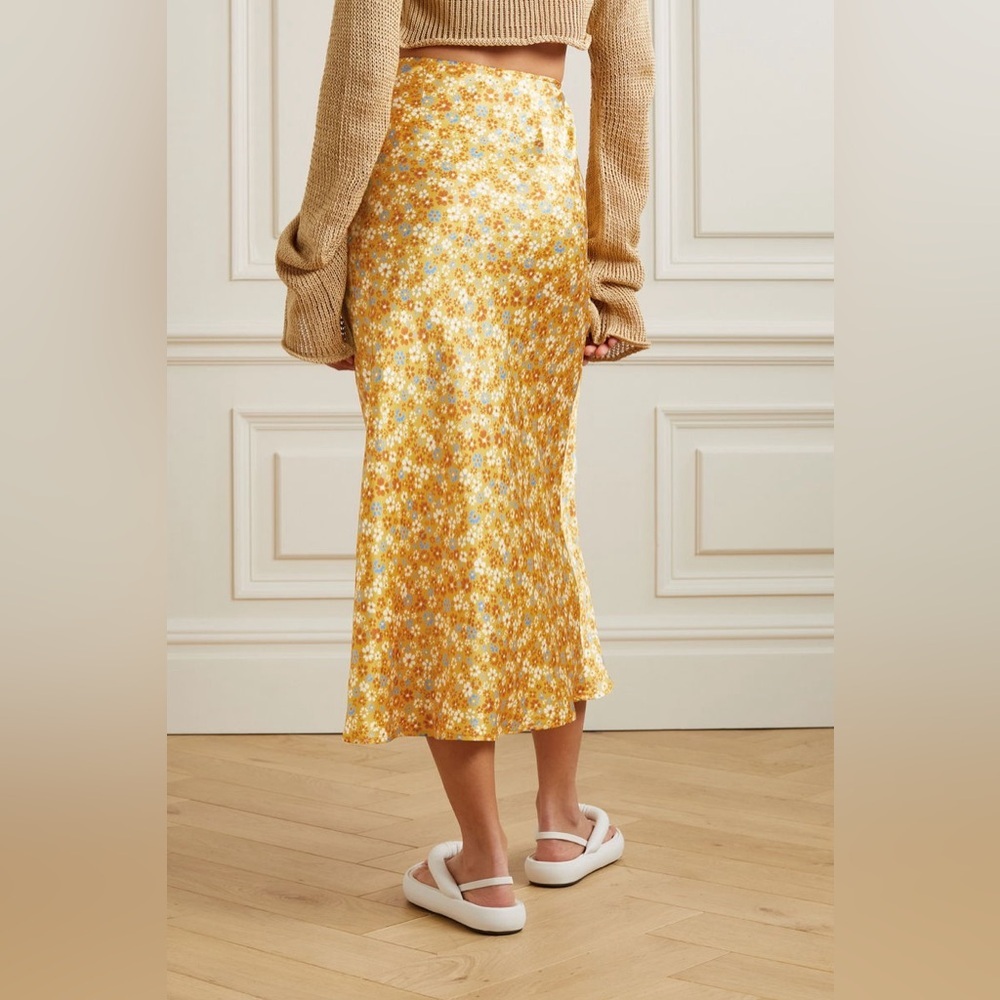 New! Reformation Pratt Yellow Floral Print 100% Silk Satin Skirt 🌼 size 2 - Picture 3 of 5